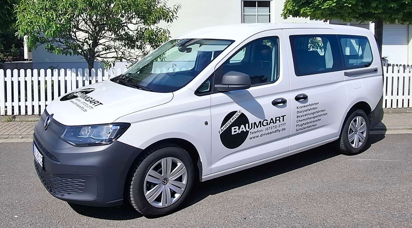 Fahrzeug des Fahrservice Baumgart Rülzheim: VW Caddy Maxi für Dialyse- und Krankenfahrten